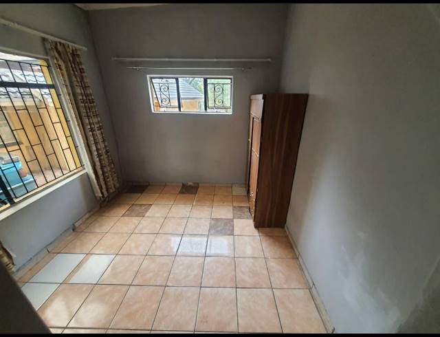 1 bed property to rent in MONDEOR